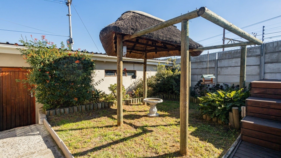 5 Bedroom Property for Sale in Avondale Western Cape
